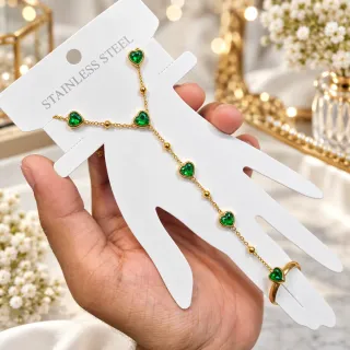 ১৮ ক্যারেট সোনালি রঙের স্টোন হ্যান্ড চেইন ব্রেসলেট, আংটিসহ - ছোট ছবি 5