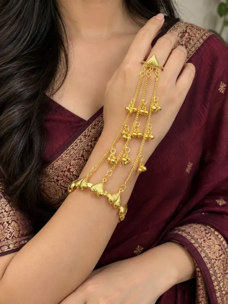 লাভ ও মথ ডিজাইনের কপার হাতফুল, কাফ ও পুঁতির চার্ম চেইন